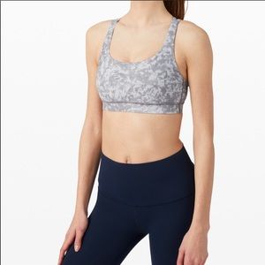 NWT Lululemon Energy Bra size 4